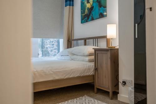 Cozy Central 2 Bed Apt with Great View - Parking photo 16