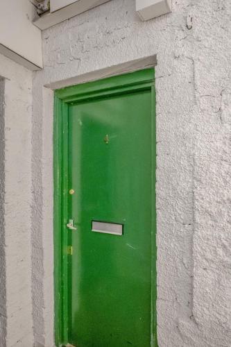Cozy Central 2 Bed Apt with Great View - Parking photo 24