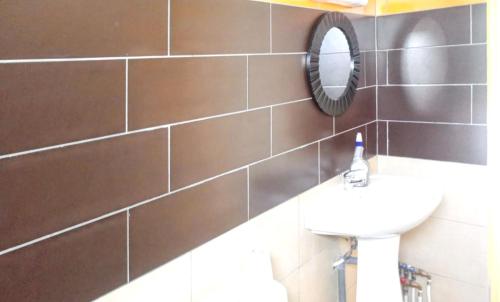 Koupelna v ubytování Appartement confortable à Capesterre, 40 m², jardin agréable