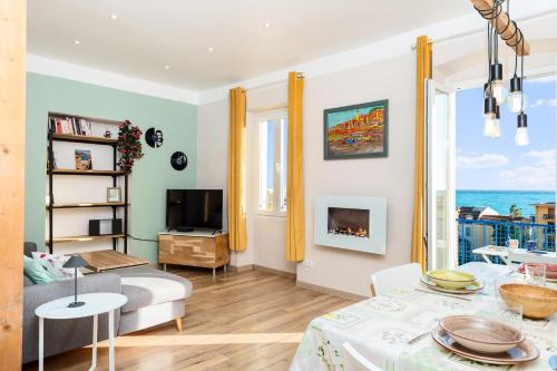 CONCORDIA - Agréable deux pièces - Menton Garavan - Vue Mer