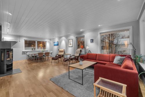 Χώρος καθιστικού στο Northstay - Tromsø Urban Escape, Modern House with 3 bedrooms, Free Parking