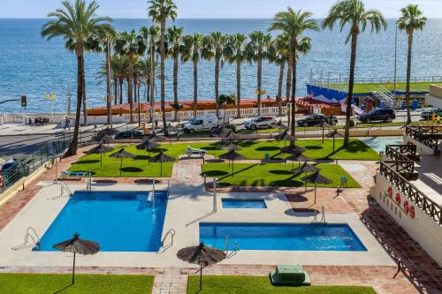 Aloha Playa 402 By IVI Real Estate