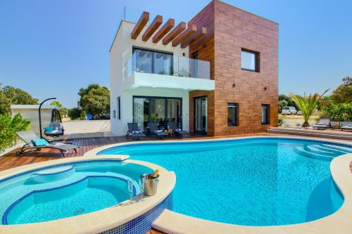 Beautiful villa Tamaria with heated pool