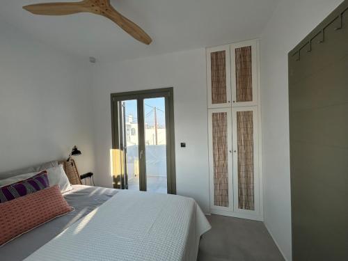 Naousa Paros Suite B with private jacuzzi photo 2