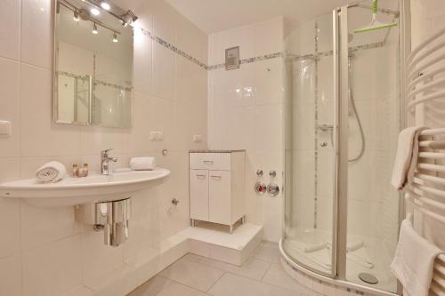 Ένα μπάνιο στο Residenz Ostseestrand Appartement 6