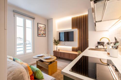 Stunning Tiny Studio - 5 min to Eiffel Tower