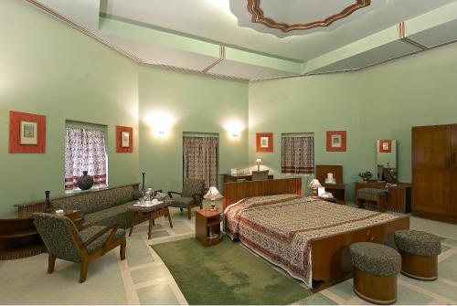 Tempat tidur dalam kamar di Welcomhotel by ITC Hotels, Fort & Dunes, Khimsar