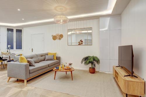 Martine Suite, Place de la République