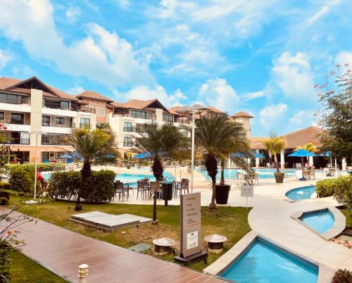 Bazén v ubytování Mediterranée Residence Cobertura Duplex com jacuzzi nebo v jeho okolí