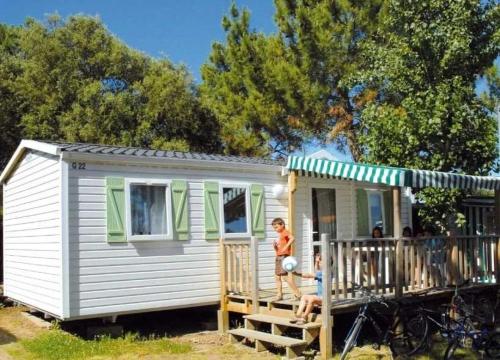 Camping - Piscine - ccag0gh