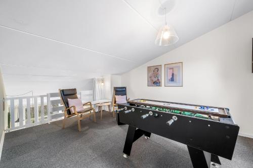 Herní místnost v ubytování Centrally Located Apartment In Søndervig, Renovated In 2025