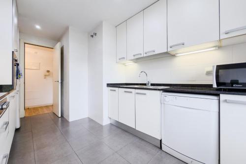 Η κουζίνα ή μικρή κουζίνα στο The Lonely Chimney Apartments