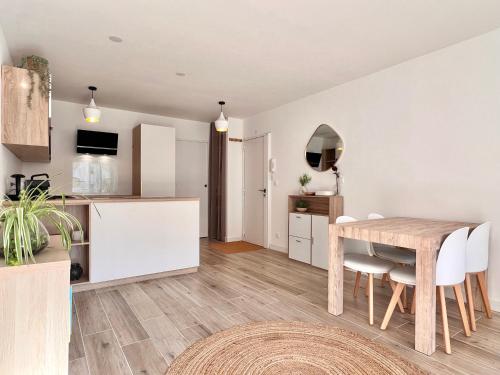 Photo de la galerie de l'établissement 61 m2 - 2 ch - Plages -commerces-port, à La Grande Motte