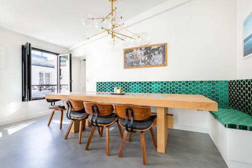 Luxury Flat with AC "La-verrère-du-paradis"