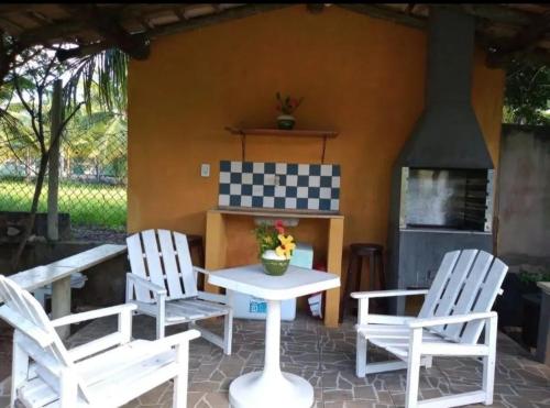 Gambar di galeri bagi Casa com piscina temporada di Camassari