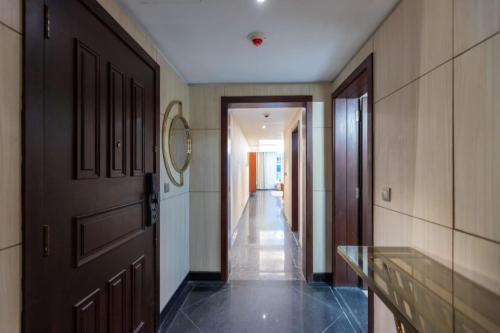 شقة فندقية كبيرة بفندق هلTون المعادي Tower Resident Apartment