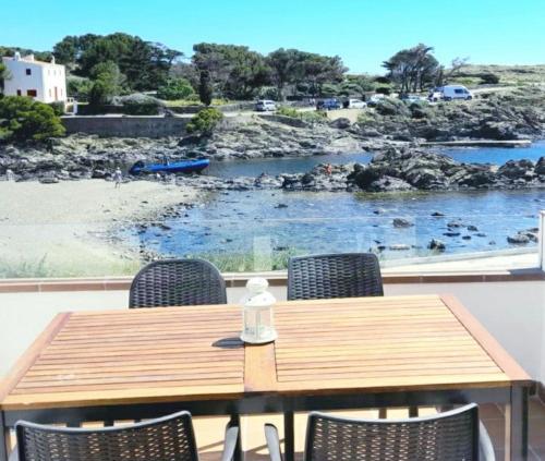 Maravilloso dúplex en primera línea de mar