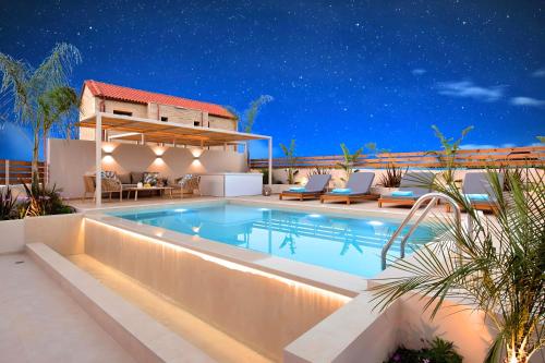 Kolam renang di atau dekat dengan Hidden Gem Villa Pool Und Jaccuzzi