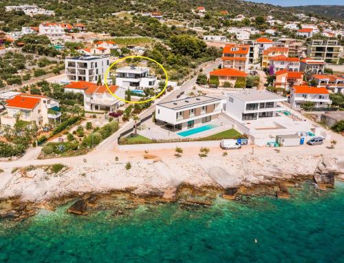 صورة لـ Luxuriöse Villa Dolce Vita Direkt Am Meer Mit Privatem Pool Und Parkplatz في سيفيد