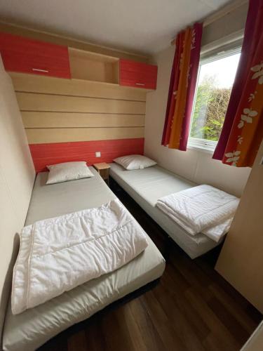 Galeriebild der Unterkunft Bungalow N52 - 6 personnes au calme - Camping Le Ried Boofzheim in Boofzheim