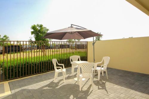 Patio o area all'aperto di Parkside 2 family Townhouse-3BR-Emmar South Golf