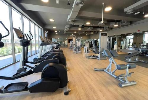 Palestra o centro fitness di Parkside 2 family Townhouse-3BR-Emmar South Golf