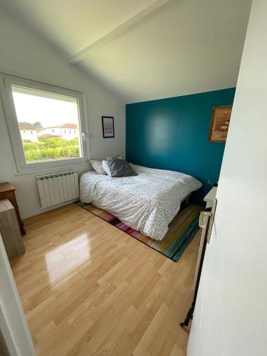 Photo de la galerie de l'établissement Villa Privée avec Piscine et Jardin à 10 Minutes de Lyon, à Genas