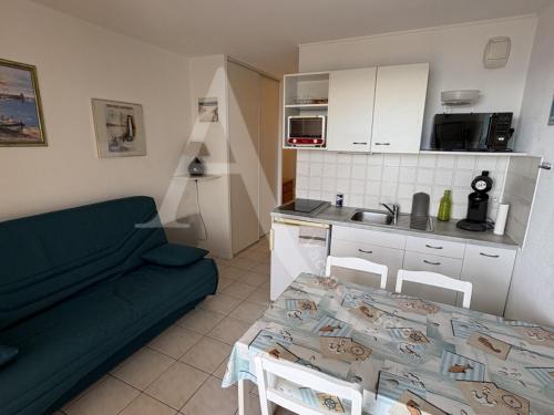 1ERE LIGNE PORT DE SETE, 1 CHAMBRE, PKG, PISCINE