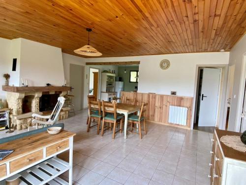 Fotografija u galeriji objekta Gîte Le chant du grillon u gradu Saint-Étienne-de-Lugdarès