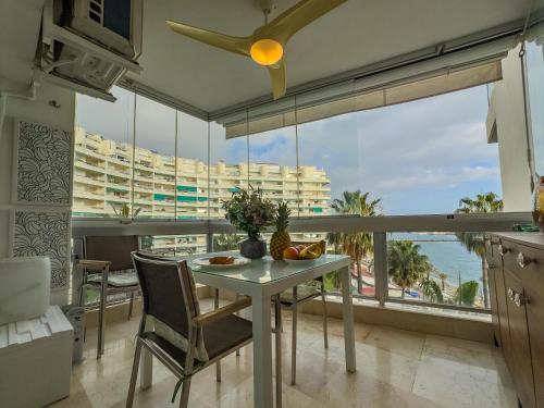 Palm Beach 4B Studio with sea views and Private Parking