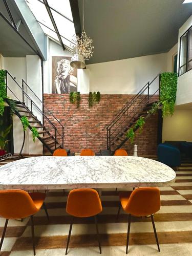 Χώρος καθιστικού στο Loft Unique au Design Contemporain