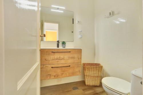 NEW! IDEAL FLAT FOR GROUPS TO WORK or SURF