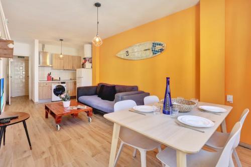 NEW! IDEAL FLAT FOR GROUPS TO WORK or SURF