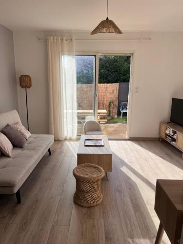 Jolie maison avec jardin, 2 chambres