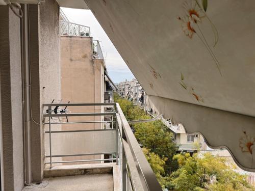 Spacious and Sunny 3BDR Apartment