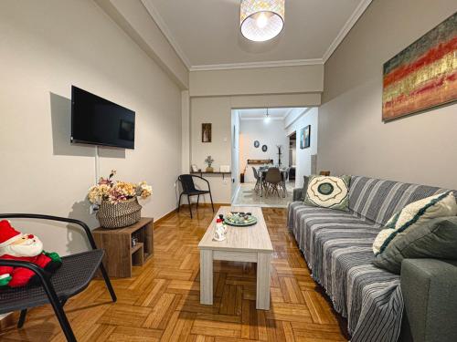 Spacious and Sunny 3BDR Apartment