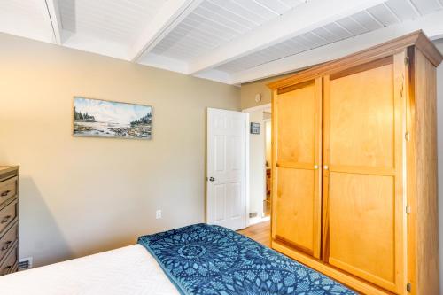 Gallery image of Large Lake of the Ozarks Home Deck, Dock and Views in Osage Beach