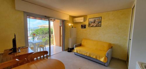 LE CAPITOLE Vue mer Studio cabine 27m2 2 adultes 2 enfants avec climatisation et garage