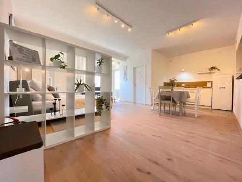 Caramel Comforts in Stinjan only 800 m from the Beach, free parking