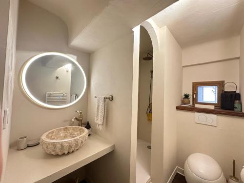 Koupelna v ubytování LES MALDIVES, T2, Balcon, Hyper centre Place aux Herbes