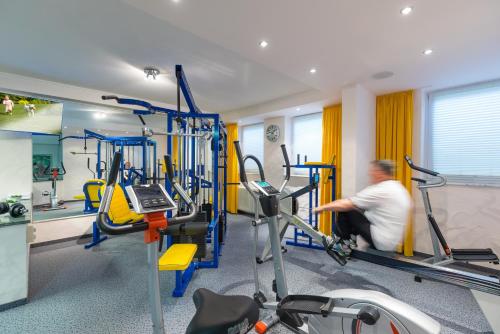 Fitness centrum a/nebo fitness zařízení v ubytování Hotel & Restaurant Grotehof