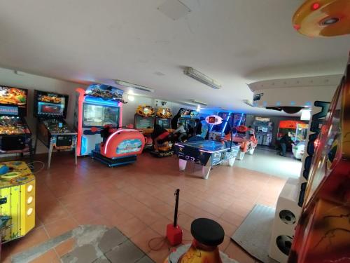 an overhead view of a room with video games at Entre mer et montagne in Canet-en-Roussillon