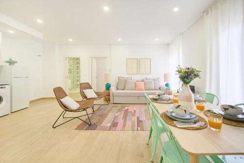Beachside New Apartment with AC, By TimeCooler