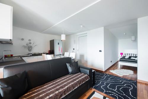 New Luxury Attic Santa Giulia Expo