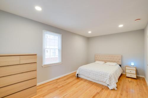 Katil atau katil-katil dalam bilik di DC Area Home about 1 Mi to Metro WFH Friendly!