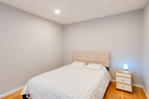 Katil atau katil-katil dalam bilik di DC Area Home about 1 Mi to Metro WFH Friendly!