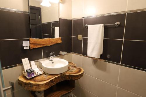 Gambar di galeri bagi Olivia1845 Guest House Ayvalık Over 16 Years Old di Ayvalık