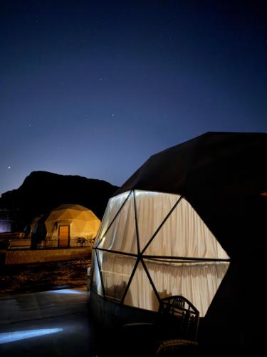 Foto dalla galleria di RUM HiLTON lUXURY CAMP a Wadi Rum