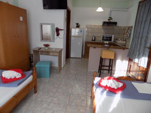Gallery image of Fanis Rooms in Kókkinon Nerón