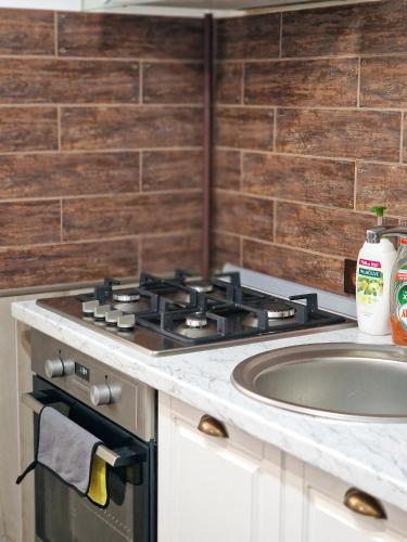Dapur atau dapur kecil di Chic Flat - 24 H self checkin-free parking in the yard